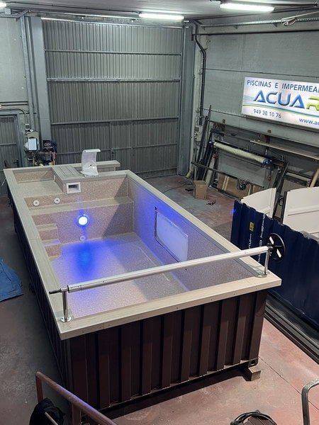 Container da 20 piedi trasformato in piscina - immagine 3