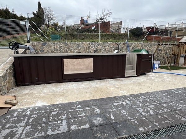 Container da 20 piedi trasformato in piscina - immagine 11