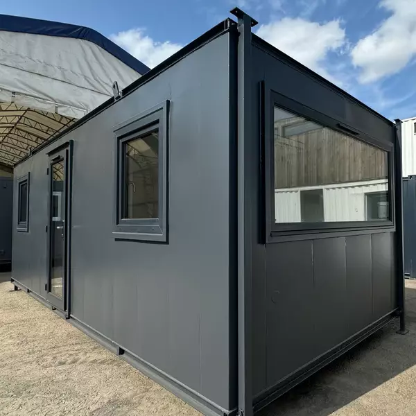 Container ufficio 7,3 × 2,7 m