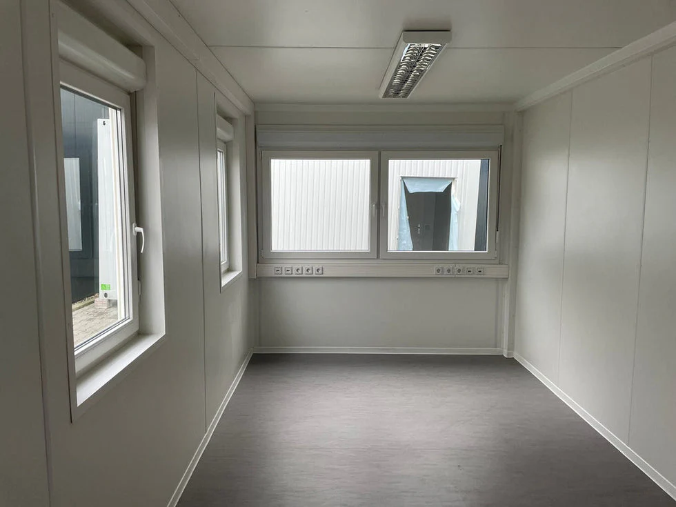 Container ufficio 6,75 × 2,42 m - immagine 4