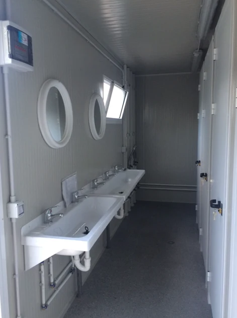 Container con docce – 6,00 × 2,40 m - immagine 2