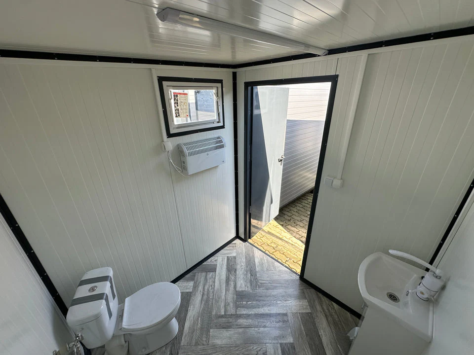 Modulo sanitario 2,00 × 2,00 m con vaso sanitario e orinatoio - immagine 2