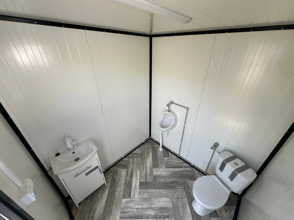 Modulo sanitario 2,00 × 2,00 m con vaso sanitario e orinatoio - immagine 4